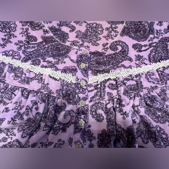 Secret Treasures | Purple Paisley Fleece Lace Trim Midi Sleep-shirt/Gown| 2X 🍆 - Picture 10 of 13